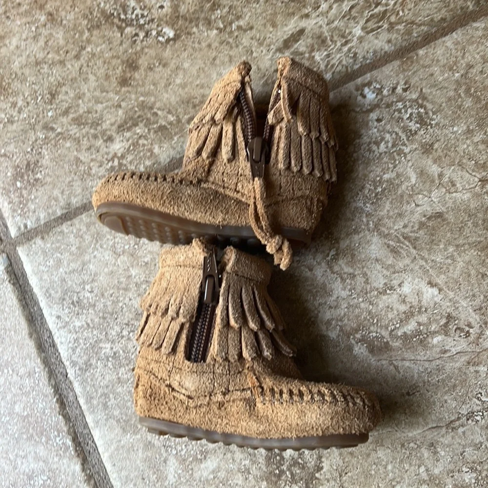MINNETONKA Baby Moccasins